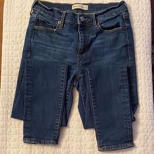 Gap True Skinny Jeans 27R